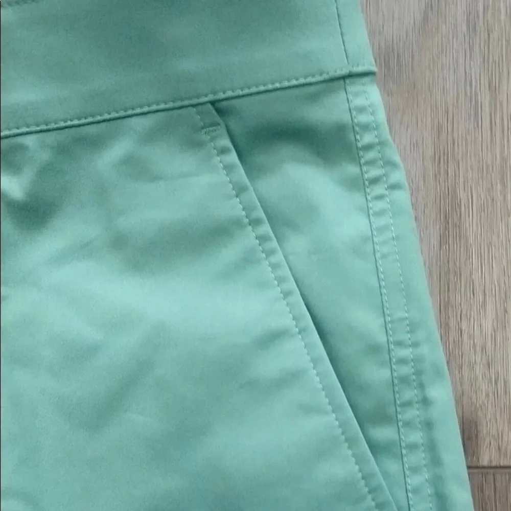 Men's Nike DA4139-316 Golf Shorts, Size UPF 40+, Green, New with Tags